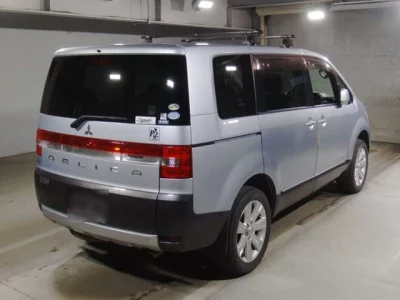 Mitsubishi Delica D:5
