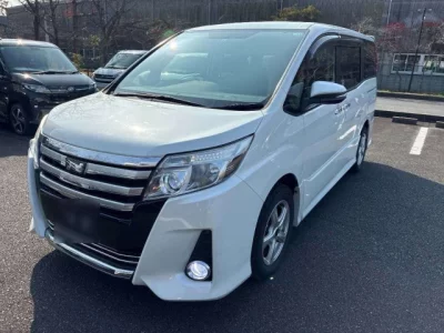 Toyota NOAH  с аукциона в Японии