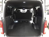 Toyota HIACE VAN лот № 30202 оценка 4.5  с аукциона в Японии 8