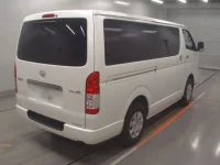 Toyota HIACE VAN лот № 30202 оценка 4.5  с аукциона в Японии 1