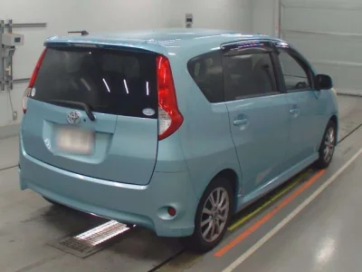 Toyota PASSO SETTE  с аукциона в Японии