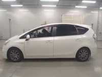 Toyota PRIUS ALPHA лот № 30017 оценка 4  с аукциона в Японии 3