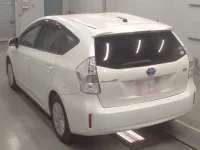Toyota PRIUS ALPHA лот № 30027 оценка 3  с аукциона в Японии 5