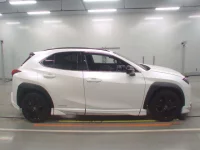 Lexus UX лот № 36085 оценка 4.5  с аукциона в Японии 2