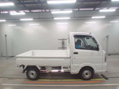 Nissan NT100 Clipper