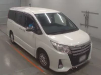 Toyota NOAH лот № 33096 оценка 3.5  с аукциона в Японии 4