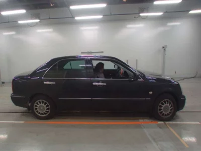 Toyota PROGRES  с аукциона в Японии