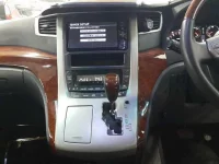 Toyota VELLFIRE лот № 30564 оценка 4  с аукциона в Японии 8