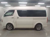 Toyota HIACE VAN лот № 30603 оценка 4  с аукциона в Японии 3