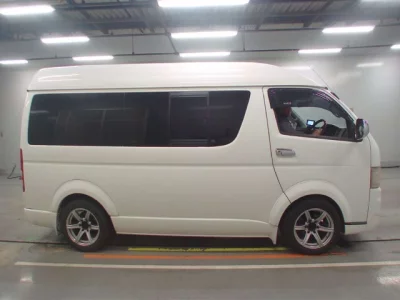Toyota HIACE VAN  с аукциона в Японии