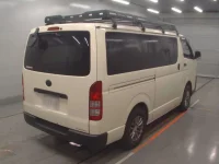 Toyota HIACE VAN лот № 30610 оценка 3.5  с аукциона в Японии 1