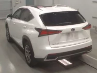 Lexus NX лот № 30715 оценка 4  с аукциона в Японии 5