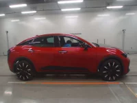 Toyota CROWN CROSSOVER лот № 30738 оценка 4.5  с аукциона в Японии 2