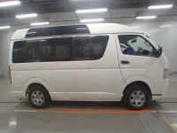 Toyota HIACE VAN лот № 30639 оценка R  с аукциона в Японии 2