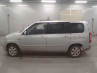 Toyota SUCCEED лот № 10438 оценка 4  с аукциона в Японии 3