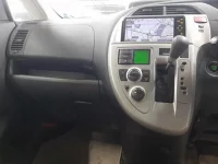 Toyota RACTIS лот № 30843 оценка RA  с аукциона в Японии 8