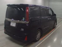 Toyota NOAH лот № 30775 оценка 4  с аукциона в Японии 1