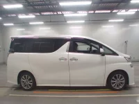 Toyota VELLFIRE лот № 30945 оценка 4  с аукциона в Японии 2