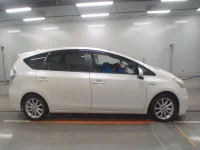 Toyota PRIUS ALPHA лот № 30878 оценка 4  с аукциона в Японии 2