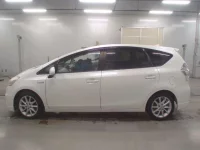 Toyota PRIUS ALPHA лот № 30878 оценка 4  с аукциона в Японии 3
