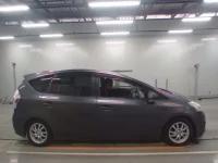 Toyota PRIUS ALPHA лот № 30934 оценка 3.5  с аукциона в Японии 2