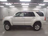 Toyota HILUX SURF лот № 30943 оценка 4  с аукциона в Японии 3