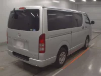 Toyota HIACE VAN лот № 30953 оценка 3  с аукциона в Японии 1