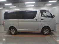 Toyota HIACE VAN лот № 30953 оценка 3  с аукциона в Японии 2