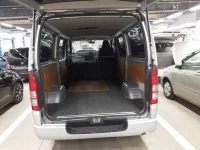 Toyota HIACE VAN лот № 30953 оценка 3  с аукциона в Японии 8