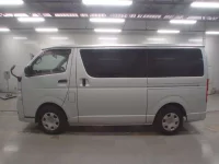 Toyota HIACE VAN лот № 30953 оценка 3  с аукциона в Японии 3