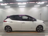 Nissan LEAF лот № 30977 оценка 3.5  с аукциона в Японии 2