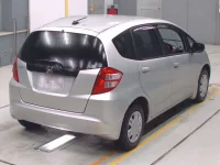 Honda FIT лот № 30020 оценка 3.5  с аукциона в Японии 1