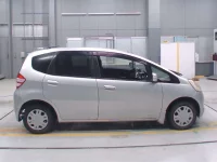 Honda FIT лот № 30020 оценка 3.5  с аукциона в Японии 2