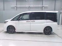 Honda STEP WAGON лот № 30069 оценка 4  с аукциона в Японии 3