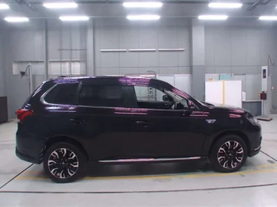 Mitsubishi OUTLANDER PHEV