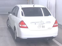 Nissan TIIDA LATIO лот № 9 оценка 3.5  с аукциона в Японии 1