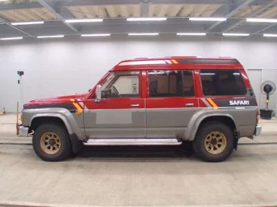 Nissan Safari
