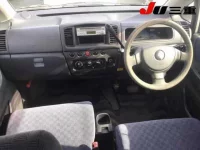 Suzuki MRWAGON лот № 8047 оценка 3.5  с аукциона в Японии 7