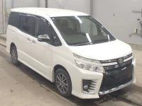 Toyota VOXY лот № 3068 оценка 3.5  с аукциона в Японии 4