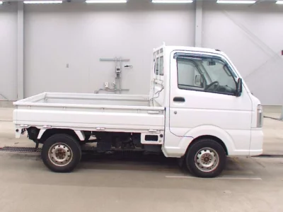 Nissan NT100 Clipper