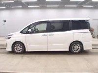 Toyota VOXY лот № 3330 оценка RA  с аукциона в Японии 3