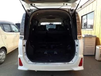 Toyota VOXY лот № 3330 оценка RA  с аукциона в Японии 10