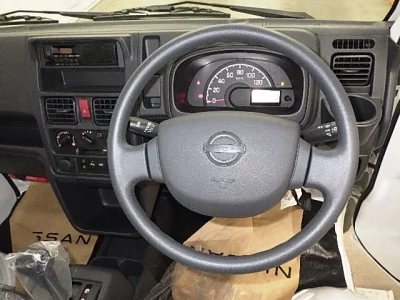 Nissan NT100 Clipper