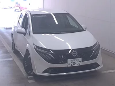 Nissan AURA