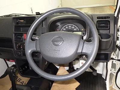 Nissan NT100 Clipper
