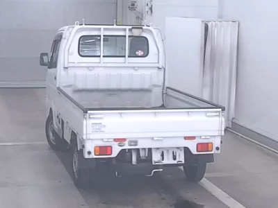 Nissan NT100 Clipper