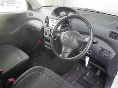 Toyota FUNCARGO  с аукциона в Японии