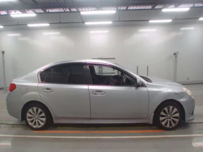 Subaru LEGACY B4  с аукциона в Японии