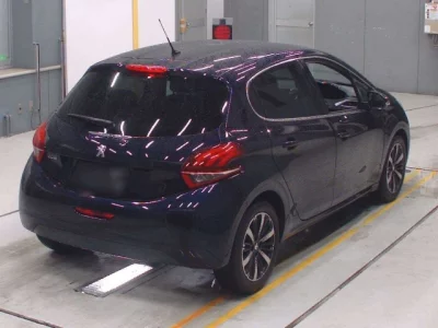 Peugeot 208  с аукциона в Японии
