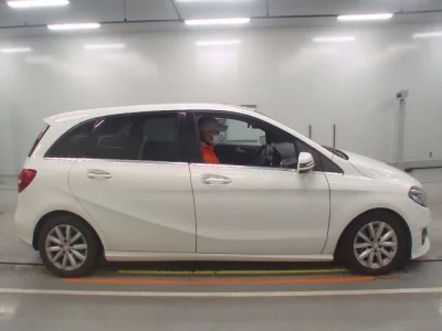 Mercedes-Benz B CLASS